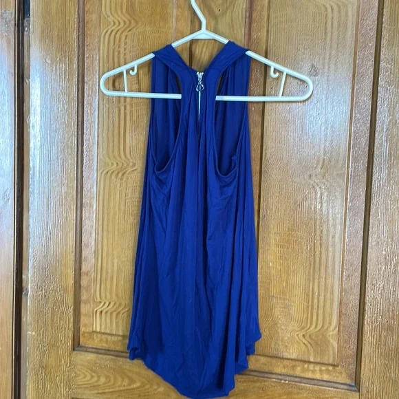 🌵2/$30•Dynamite Tank • Versatile - Picture 2 of 5